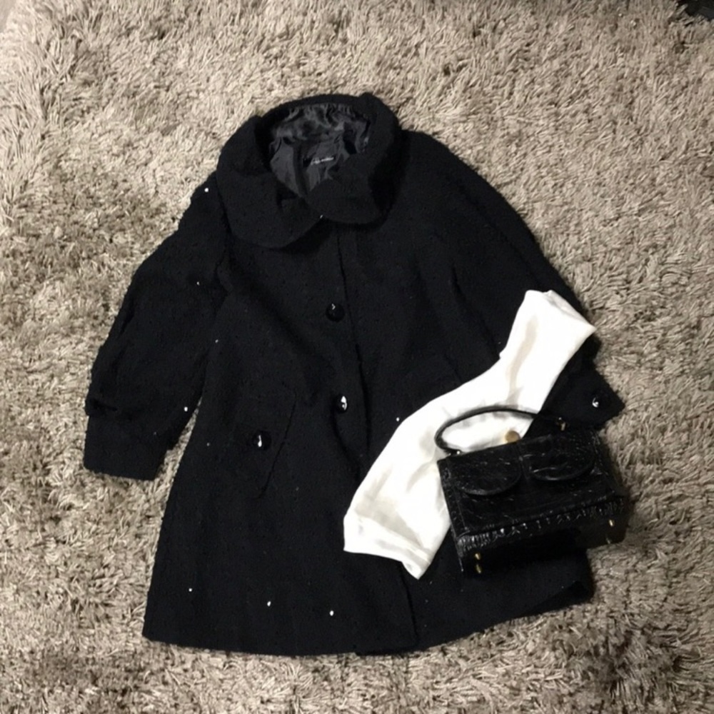 Puffy sleeves black jacket with a bit of sequins Boutique finds ⭐️